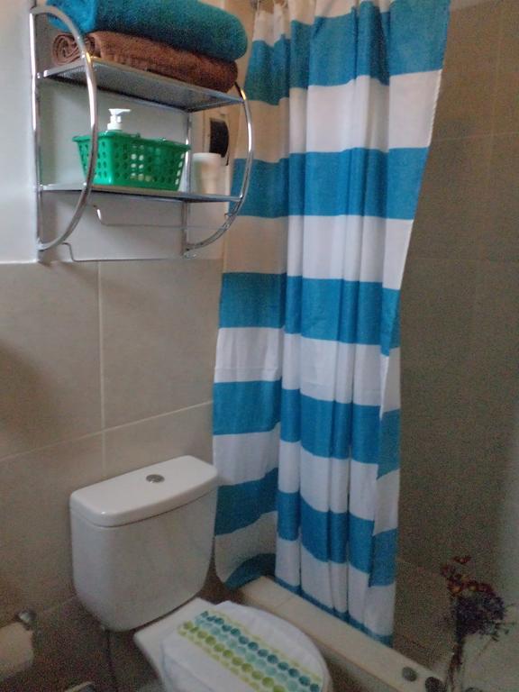La Casa De Karla Hostel Lima Phòng bức ảnh