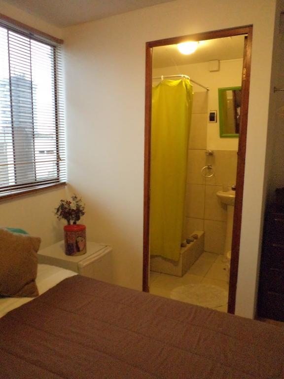 La Casa De Karla Hostel Lima Phòng bức ảnh