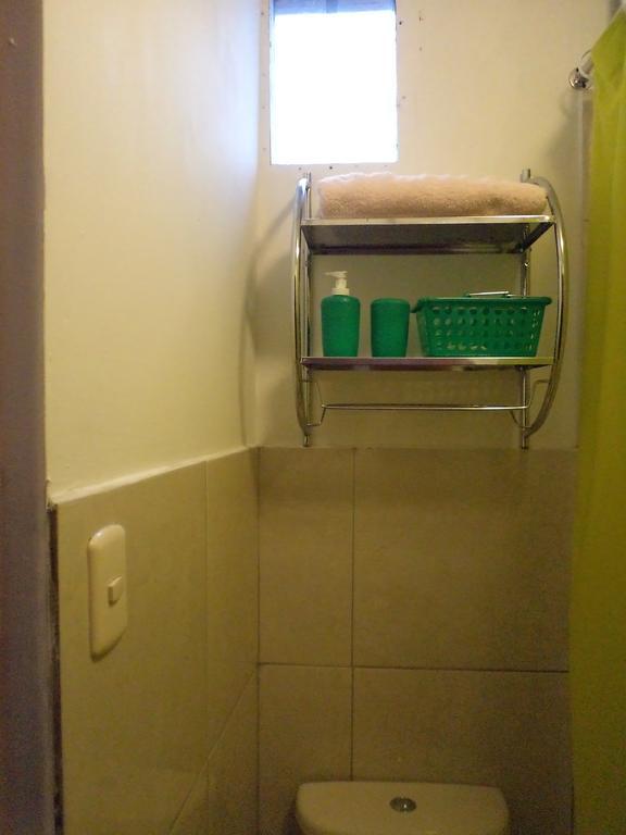 La Casa De Karla Hostel Lima Phòng bức ảnh