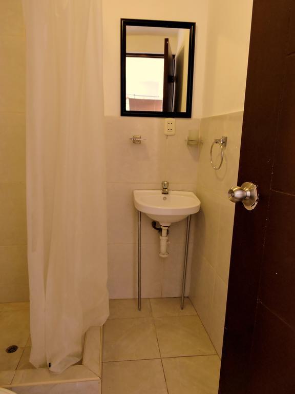 La Casa De Karla Hostel Lima Ngoại thất bức ảnh